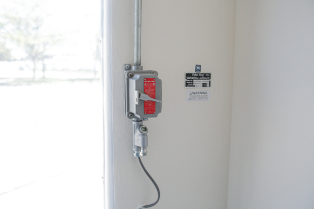 Simplifying Cold Storage: Easy Electrical Connection with Polar Leasing